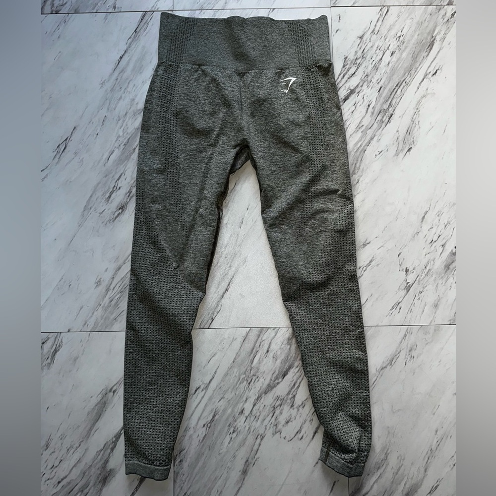 Gym shark mark leggings. Medium